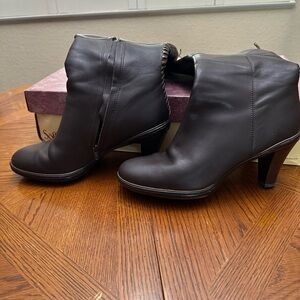 Söfft Red Brown Leather Boots